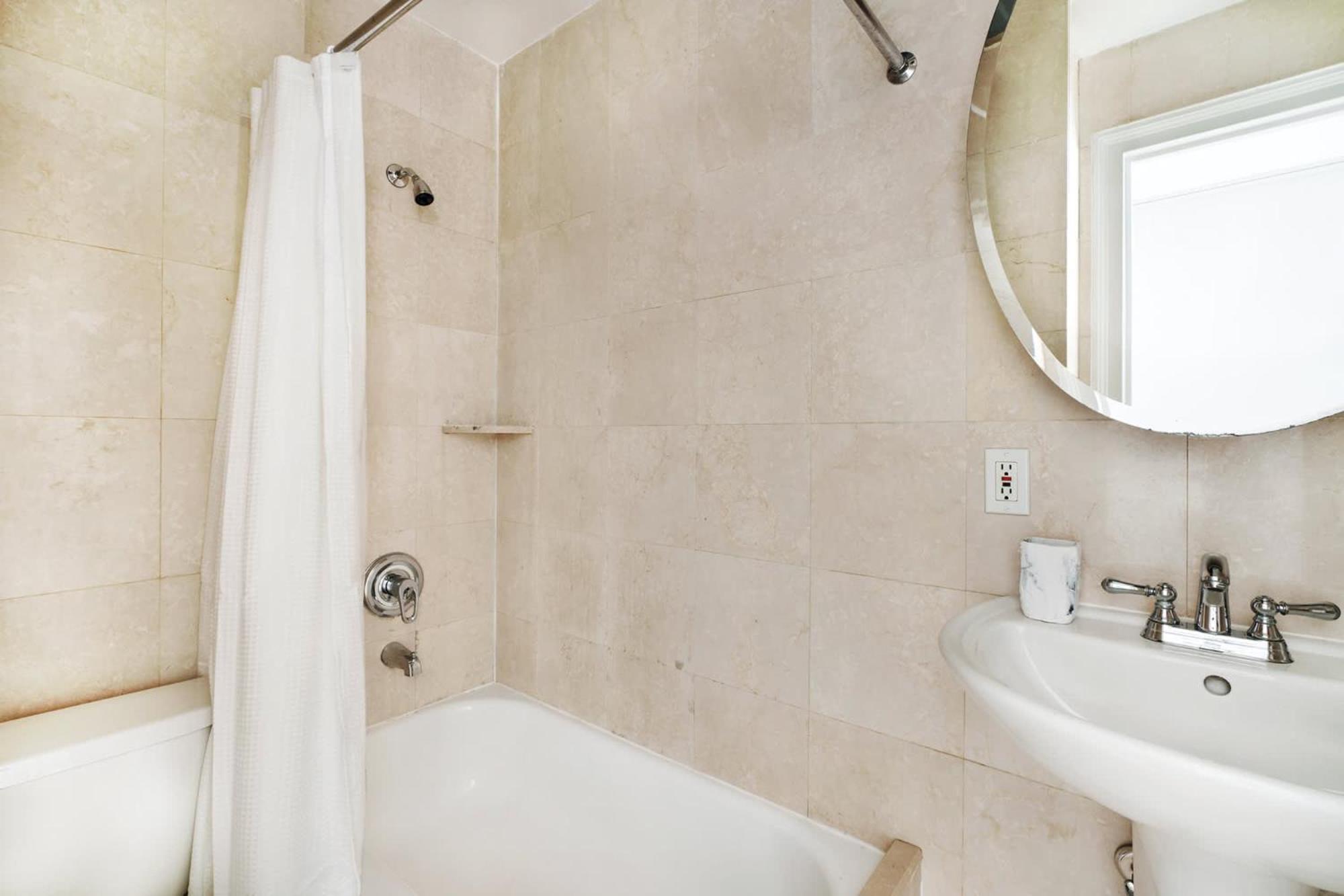 73-801 New 1br 1bth Uws Doorman Gym * New York