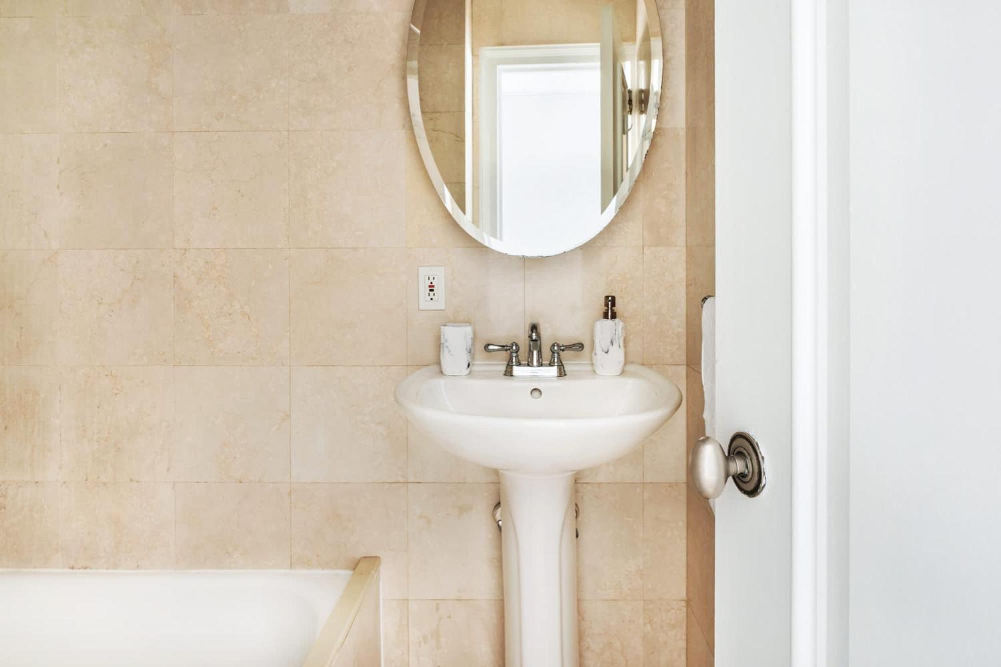 73-801 New 1br 1bth Uws Doorman Gym Apartment New York