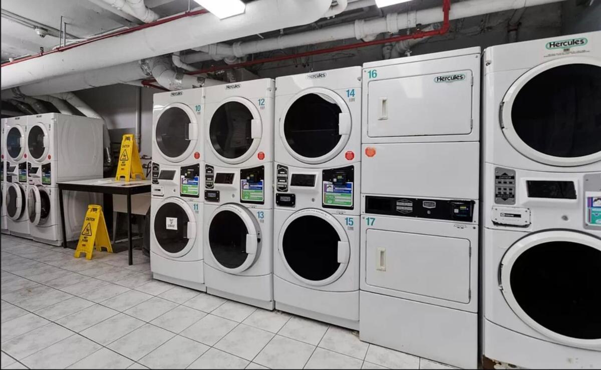 73-801 New 1br 1bth Uws Doorman Gym Appartamento